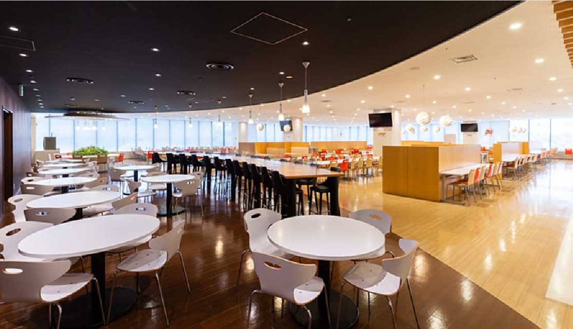 四日市工場の食堂